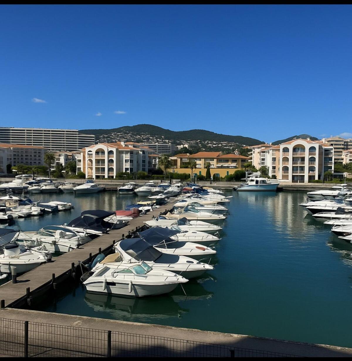 Beau Provencal Apartment Mandelieu-la-Napoule